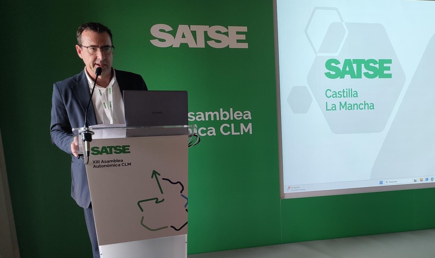 Juan Francisco Ruiz, secretario general de SATSE Castilla-La Mancha, durante su intervención en la XIII Asamblea 